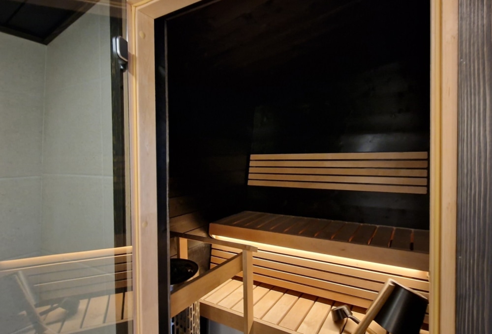 Holiday Village Sauna Suite Sauna